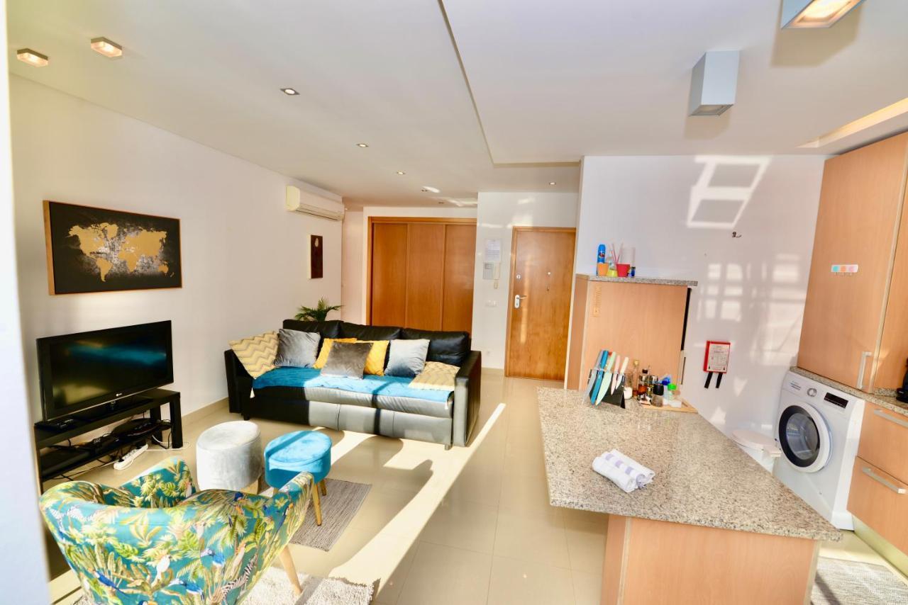 Silver - Apartment For 4 Guests 150M From Beach เซามาร์ทินโญโดปอร์โต ภายนอก รูปภาพ