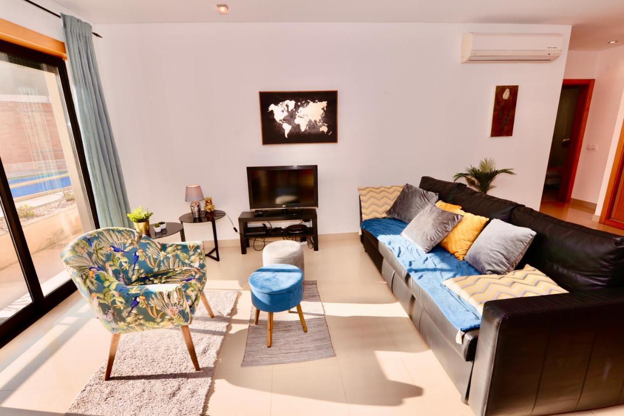 Silver - Apartment For 4 Guests 150M From Beach เซามาร์ทินโญโดปอร์โต ภายนอก รูปภาพ