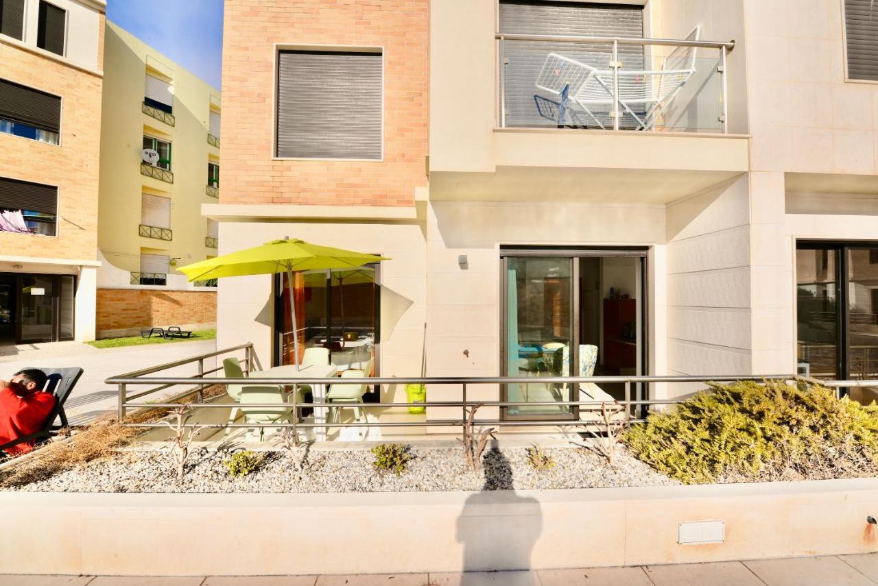 Silver - Apartment For 4 Guests 150M From Beach เซามาร์ทินโญโดปอร์โต ภายนอก รูปภาพ