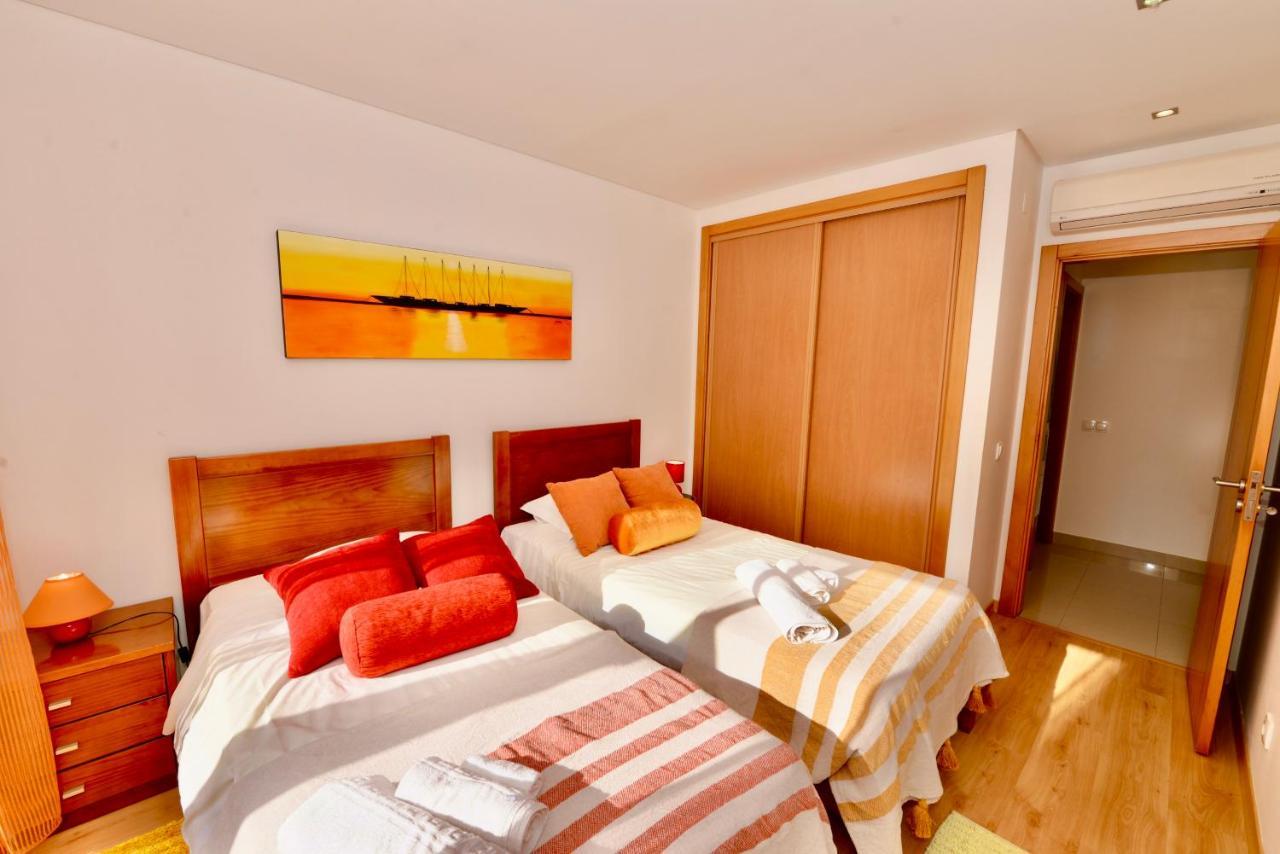 Silver - Apartment For 4 Guests 150M From Beach เซามาร์ทินโญโดปอร์โต ภายนอก รูปภาพ