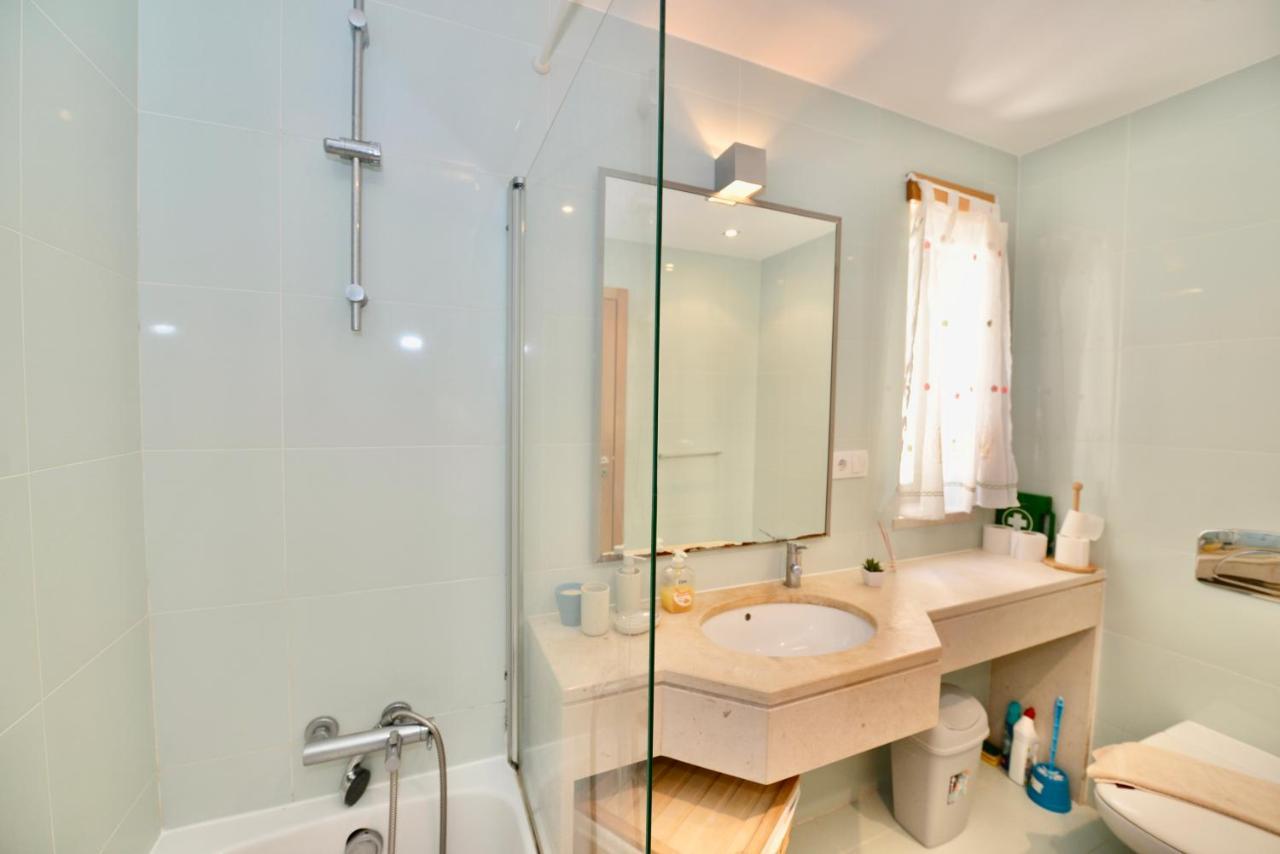 Silver - Apartment For 4 Guests 150M From Beach เซามาร์ทินโญโดปอร์โต ภายนอก รูปภาพ